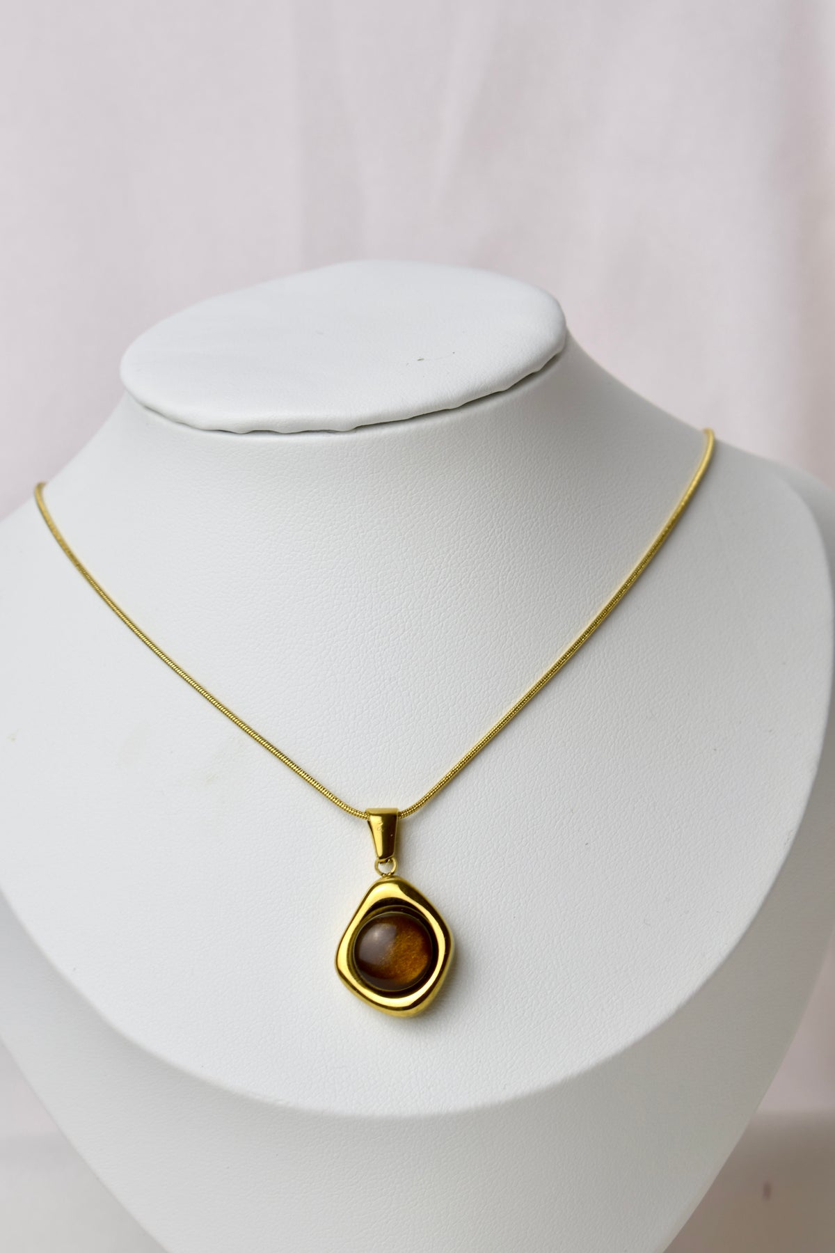 Amber Aura Necklace Gold