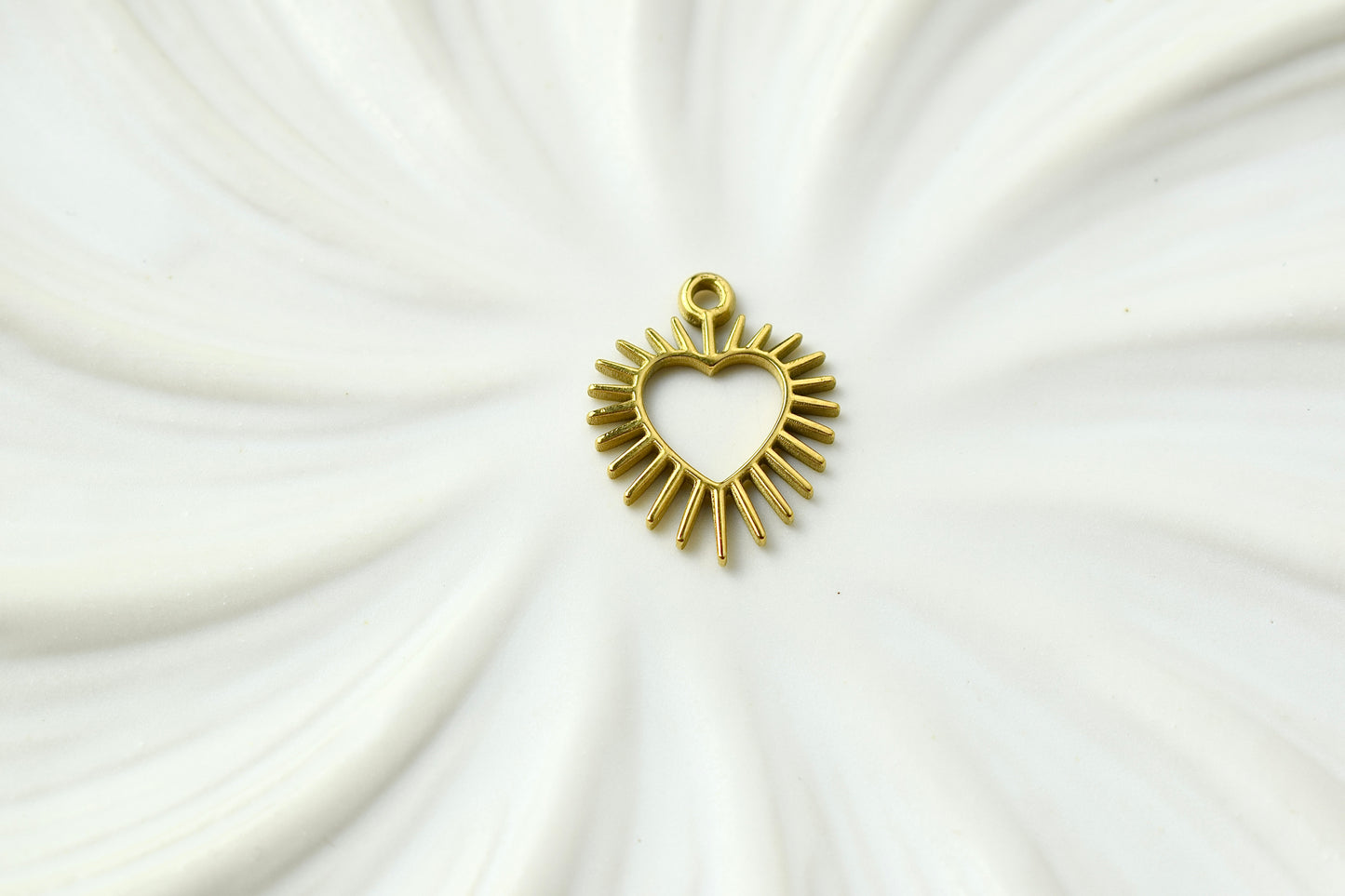 Gold Small Pointed Heart