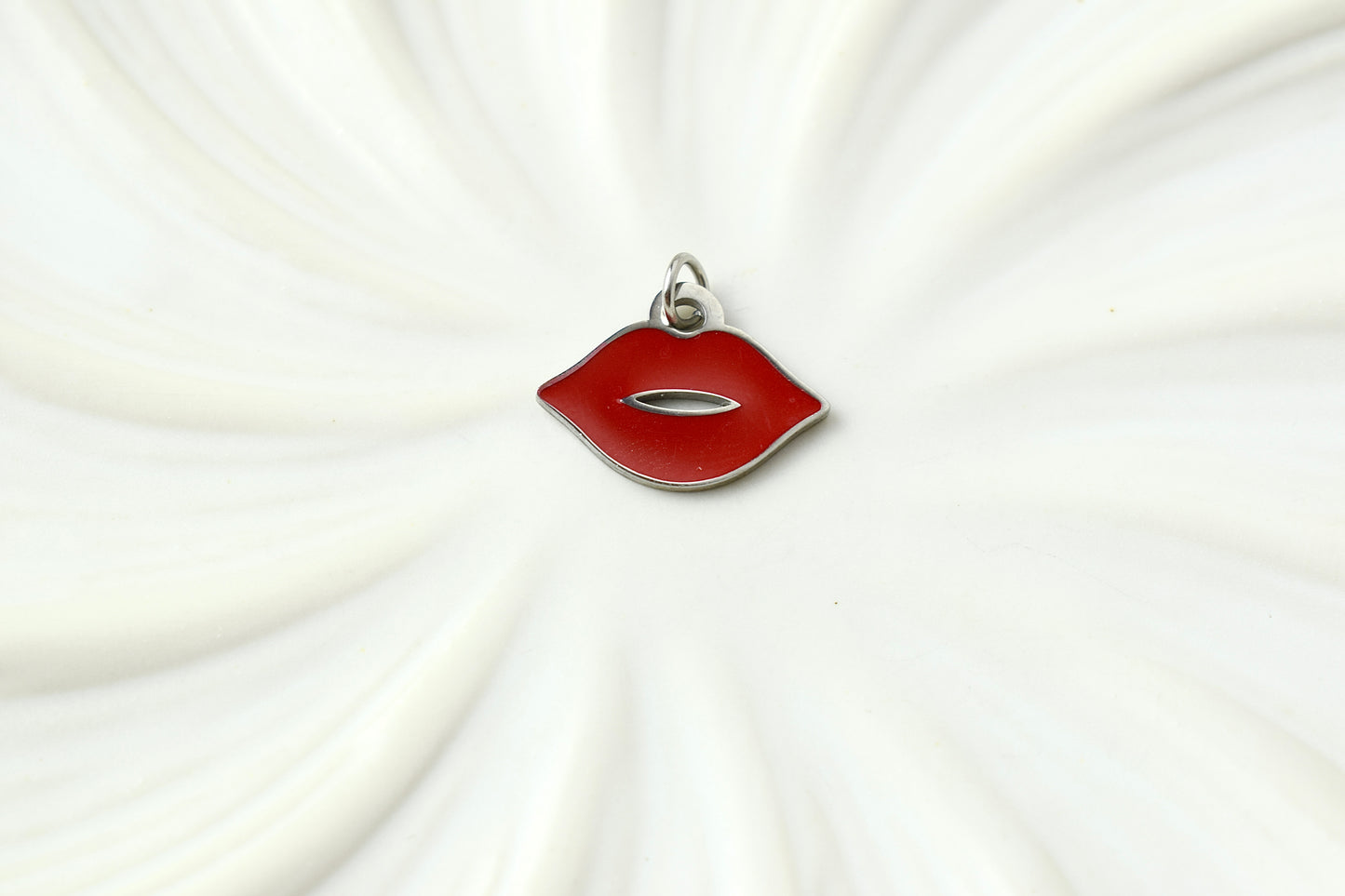 Red Lips Silver