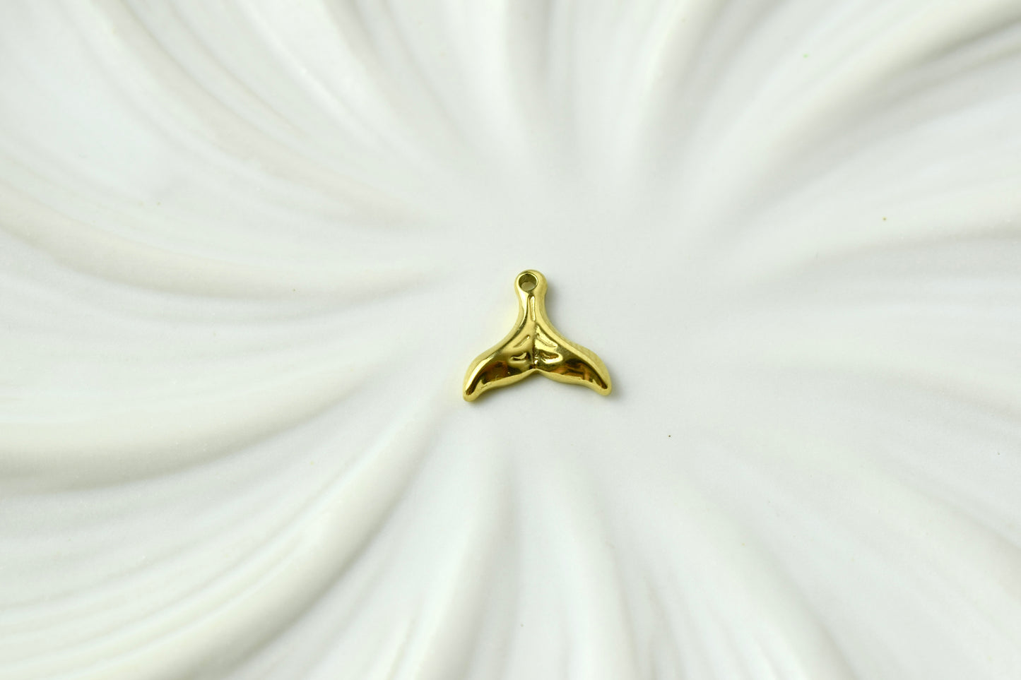 Dolphin Tail Gold