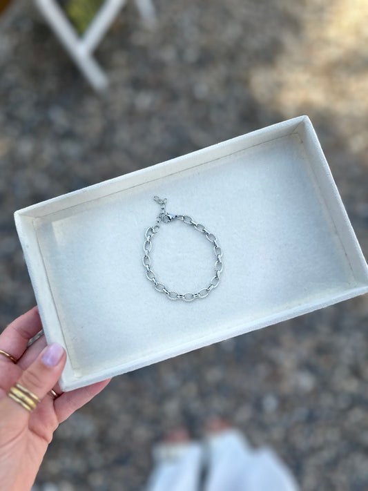 O Embossed Bracelet Chain Silver