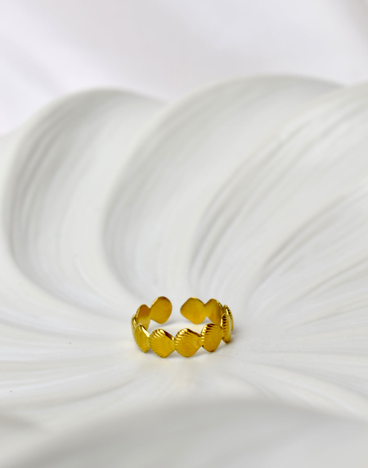 The Seashell Ring Gold