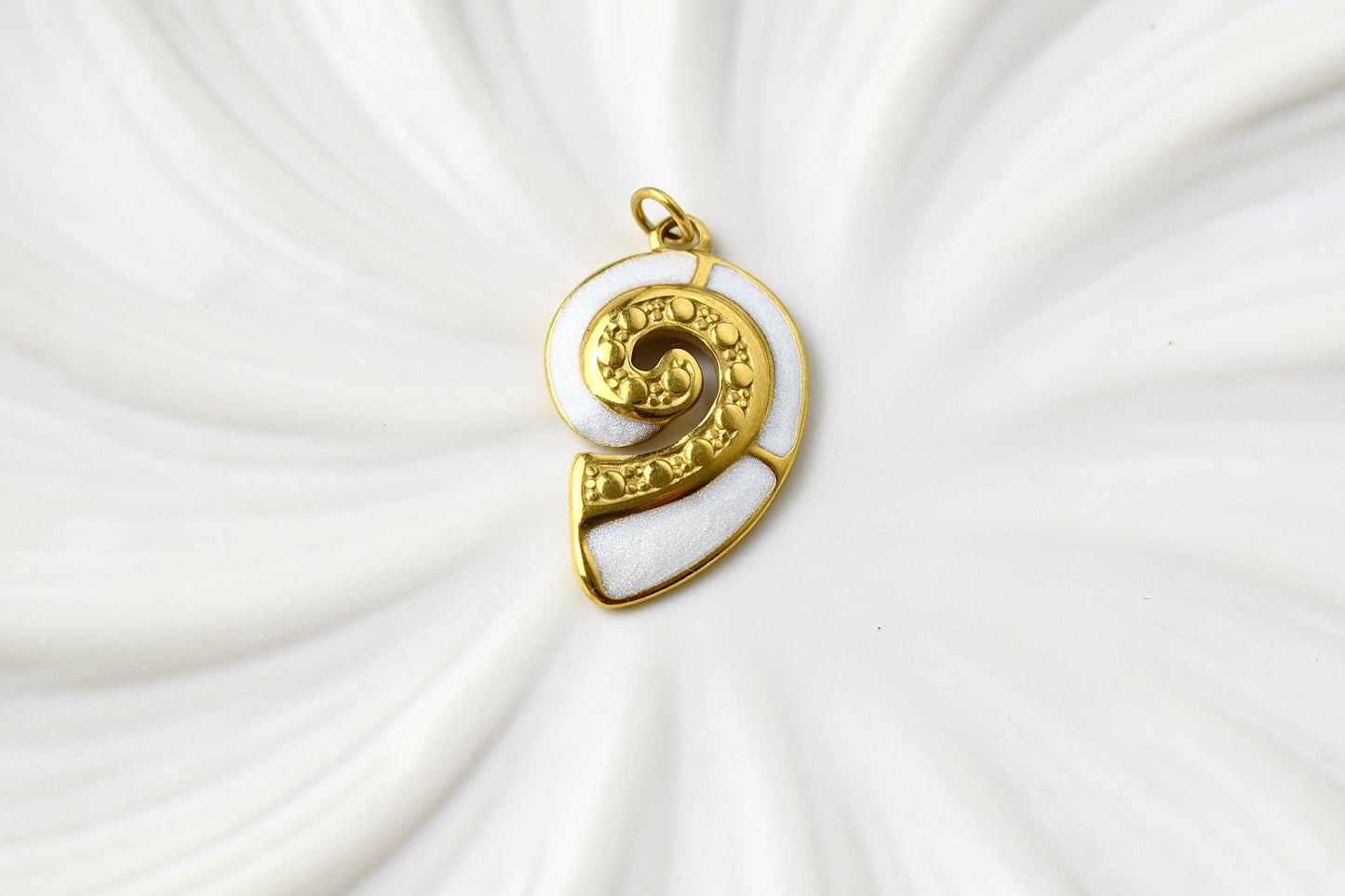 Spiral Shells Gold