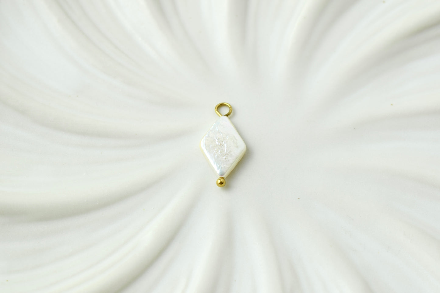 Pearls Gold