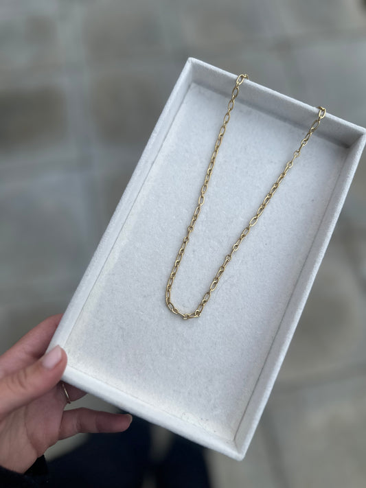 Fine Oval Links Necklace Gold