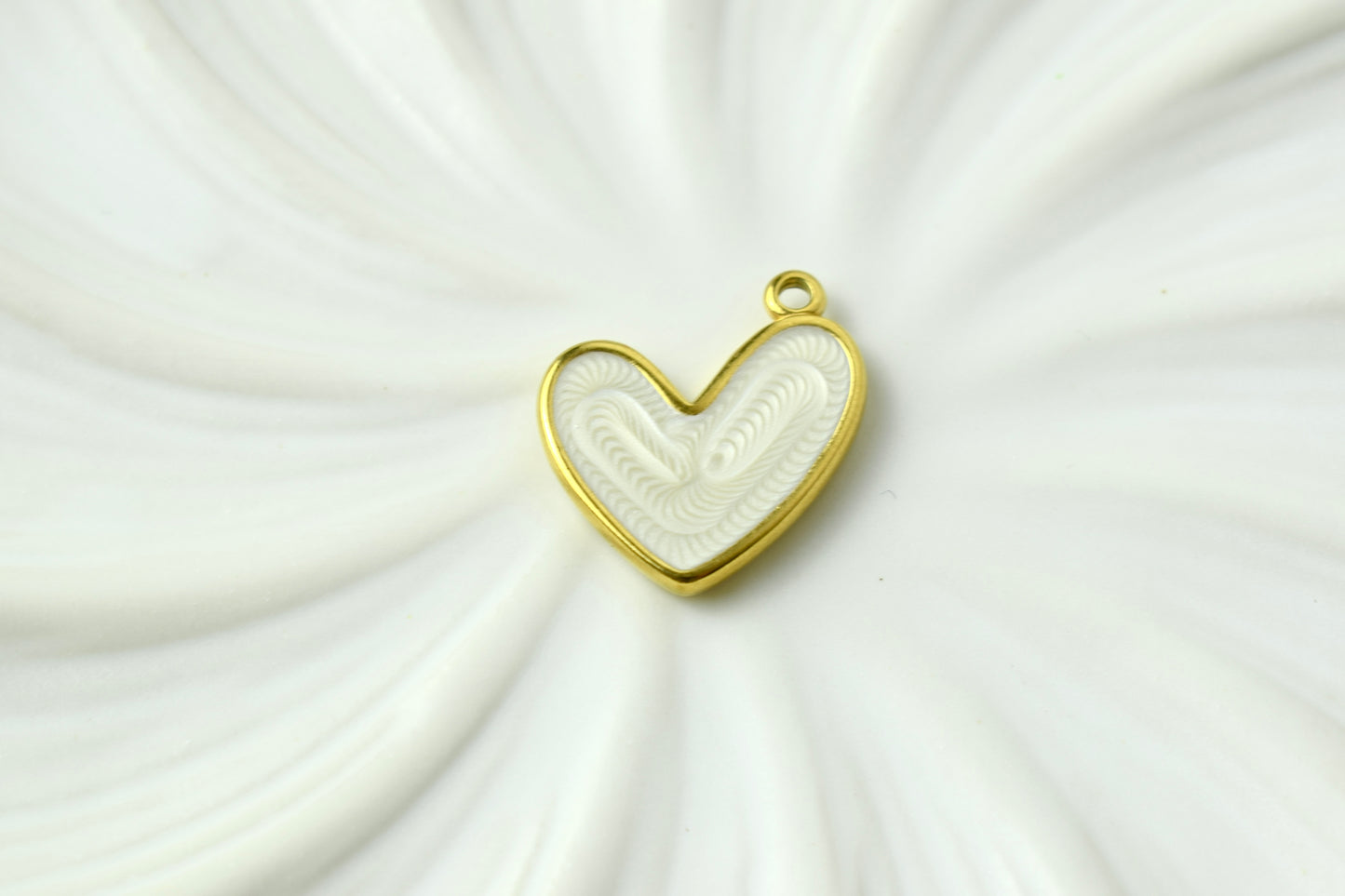 Large Slanted Heart Gold