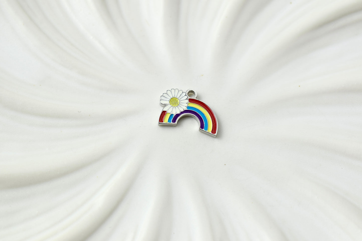 Silver Rainbow with Daisy