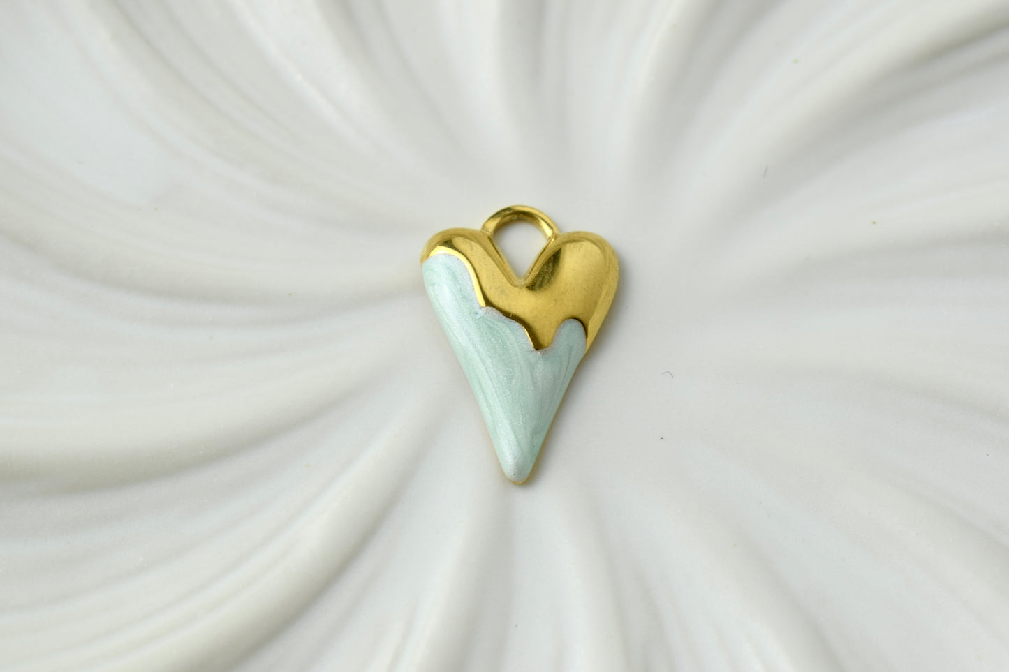 Large Dripping Heart Gold