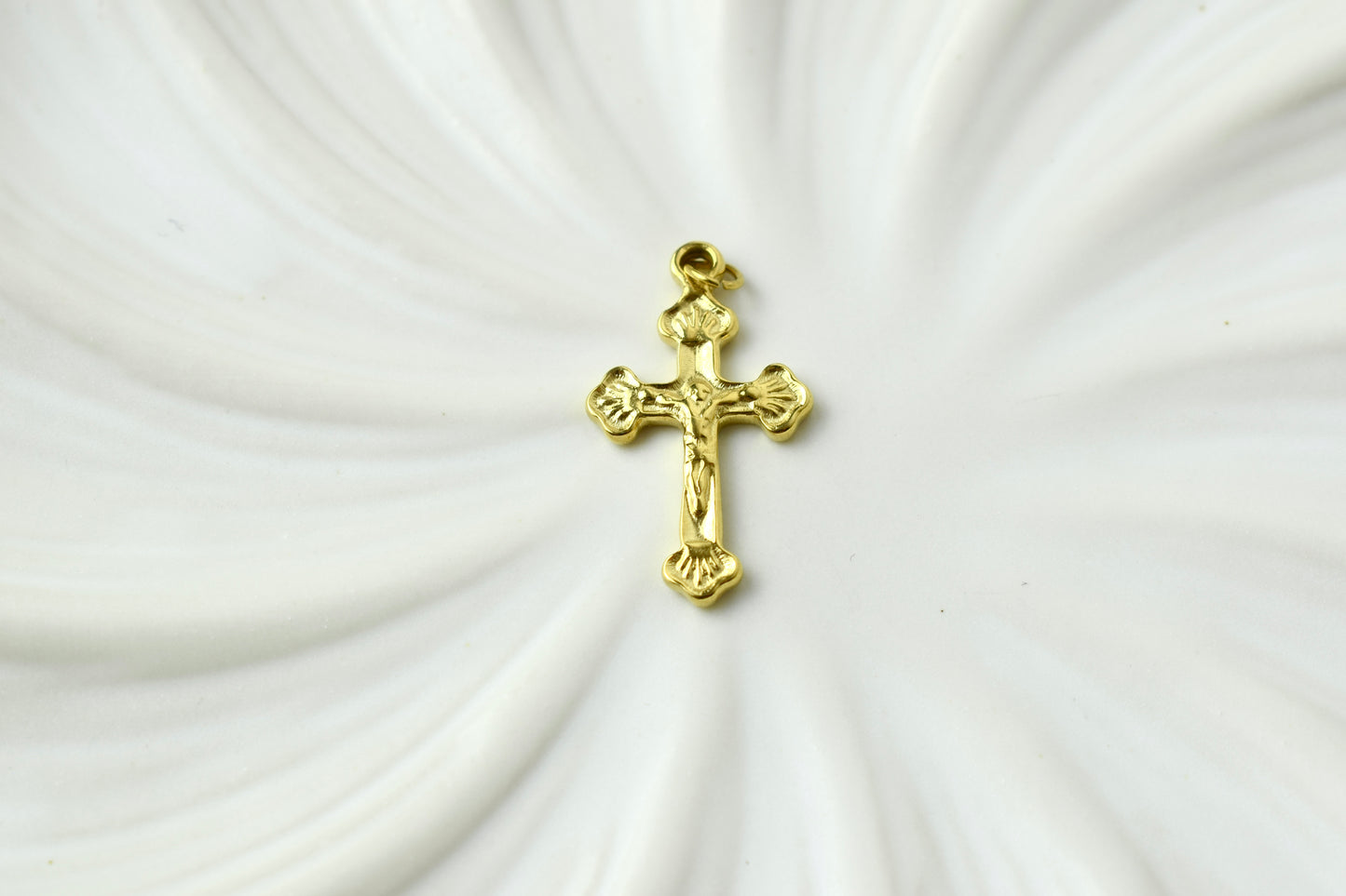 Classic Cross Gold