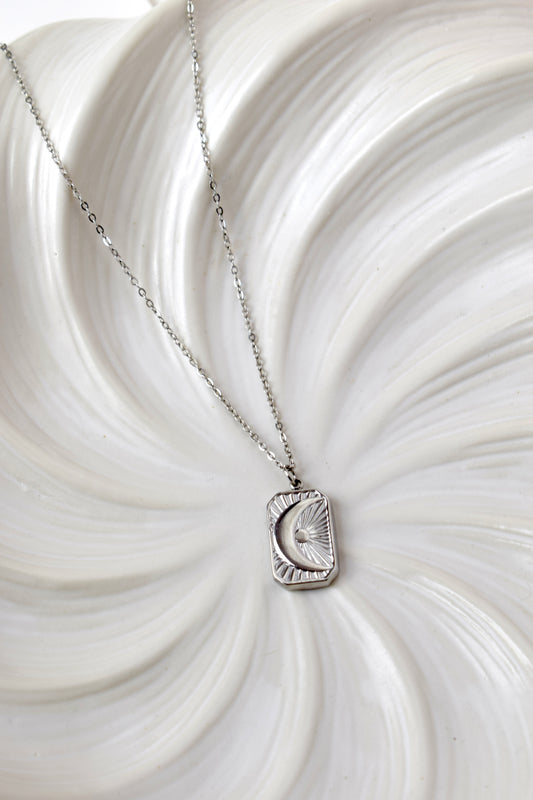 Moonbeam Necklace Silver