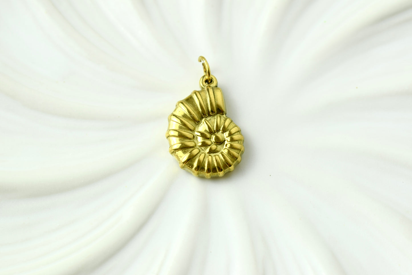 Spiral Shells Gold