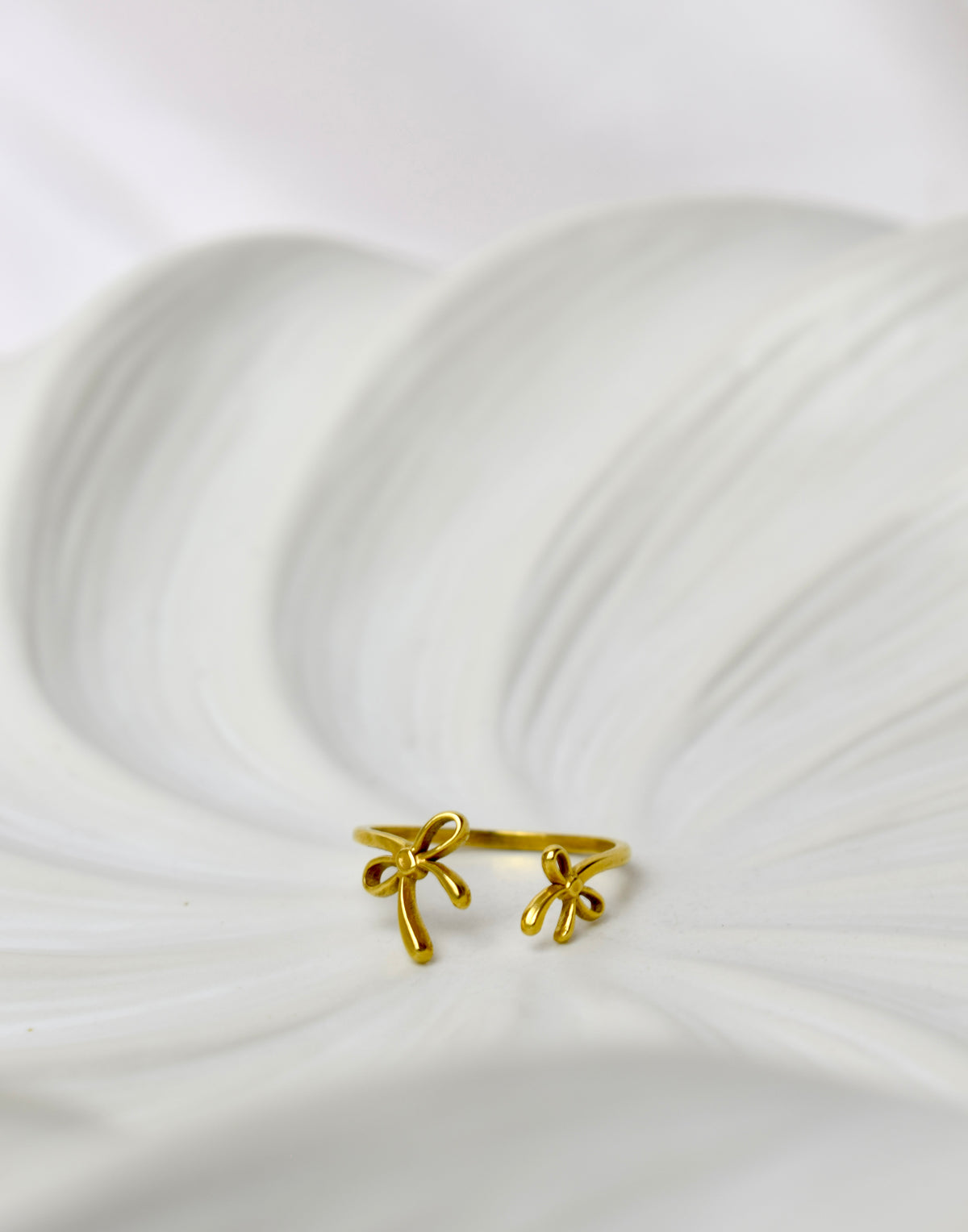 Infinity Bow Ring Gold