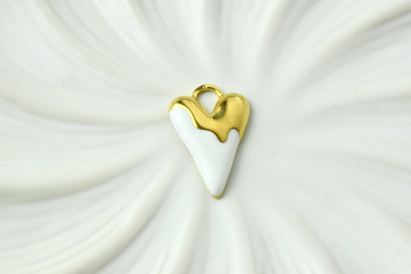 Large Dripping Heart Gold