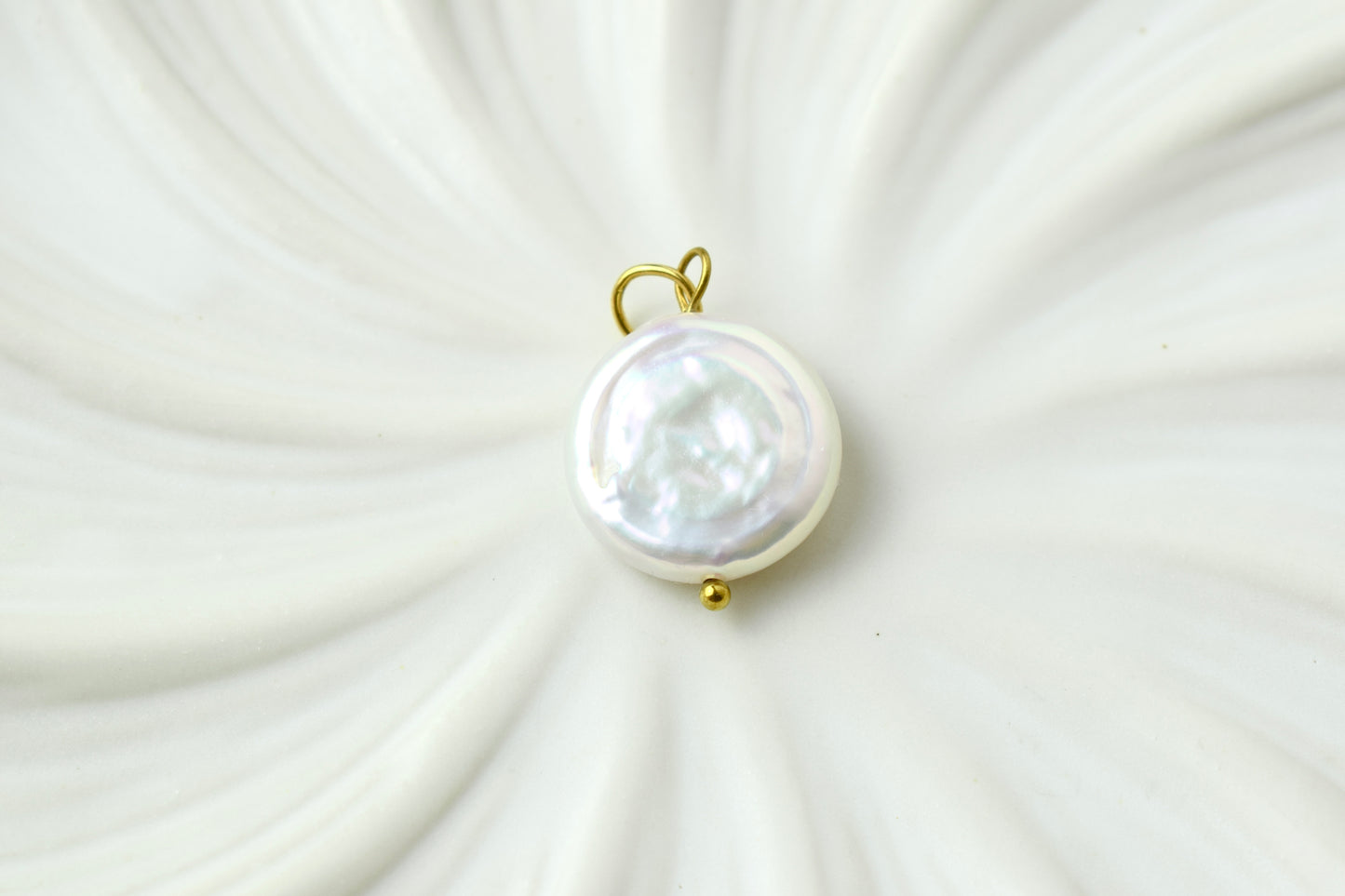 Large Flat Pearls Gold