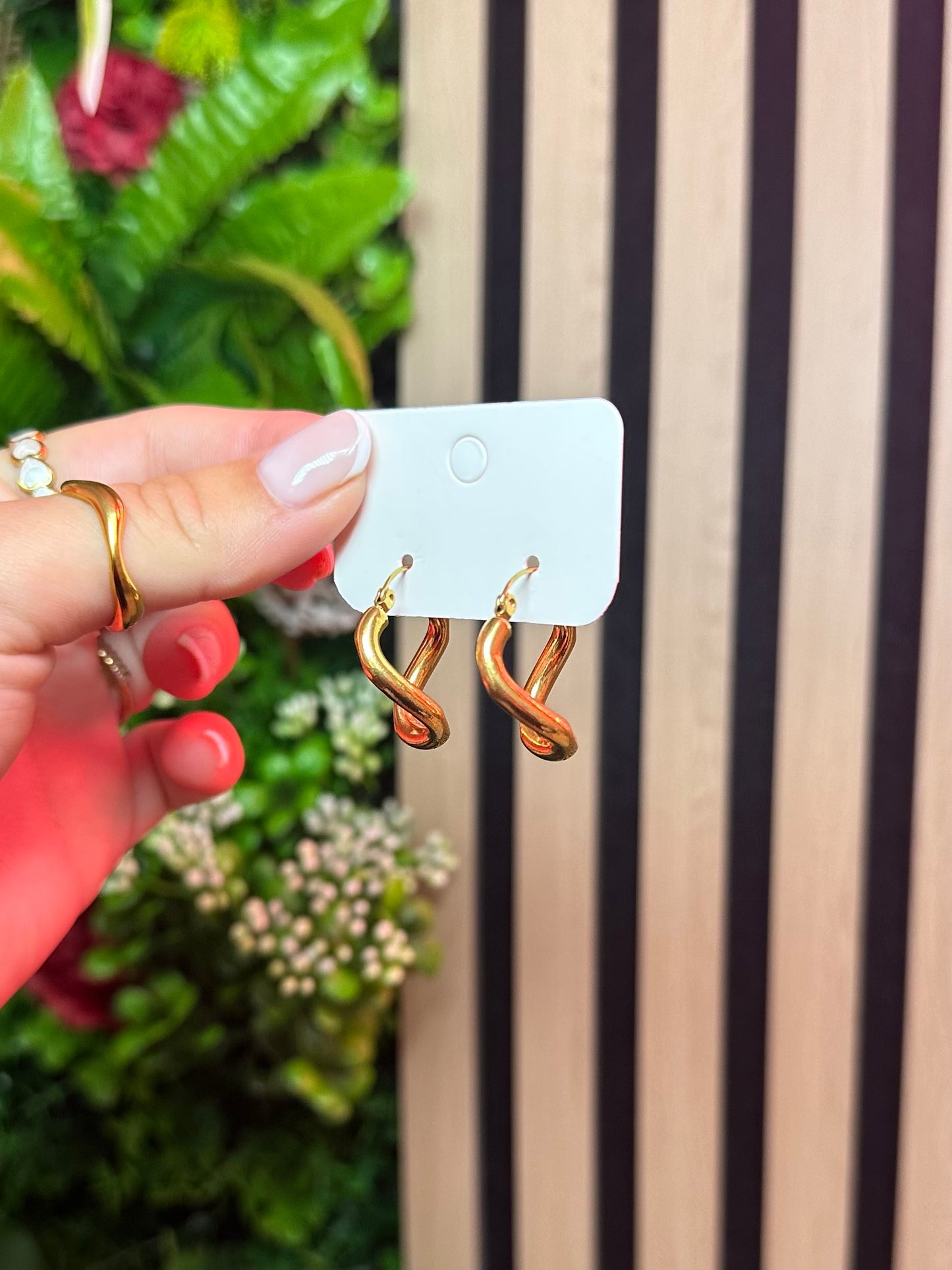 Wave Earrings Gold