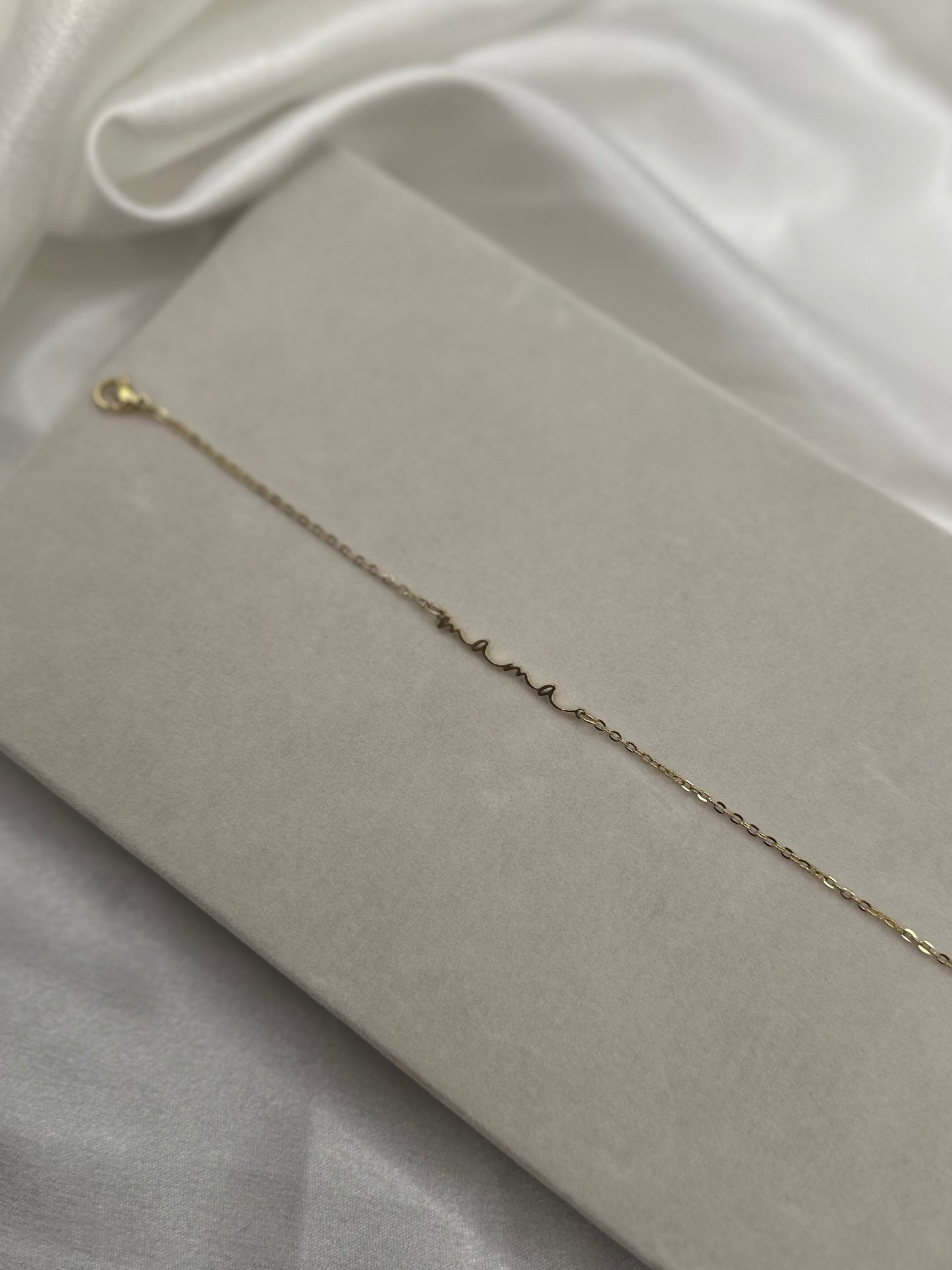 Mama Bracelet Gold