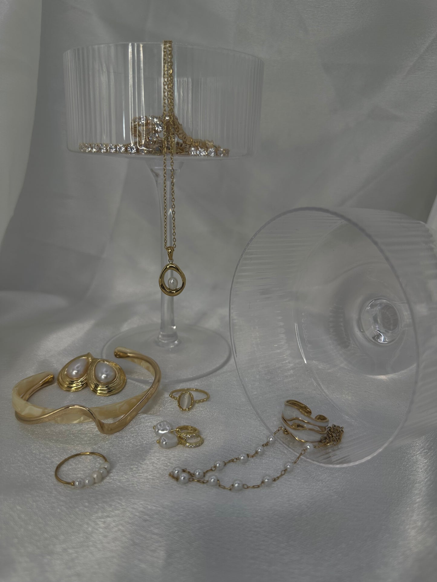 Grace Pearl Drops Earring Gold