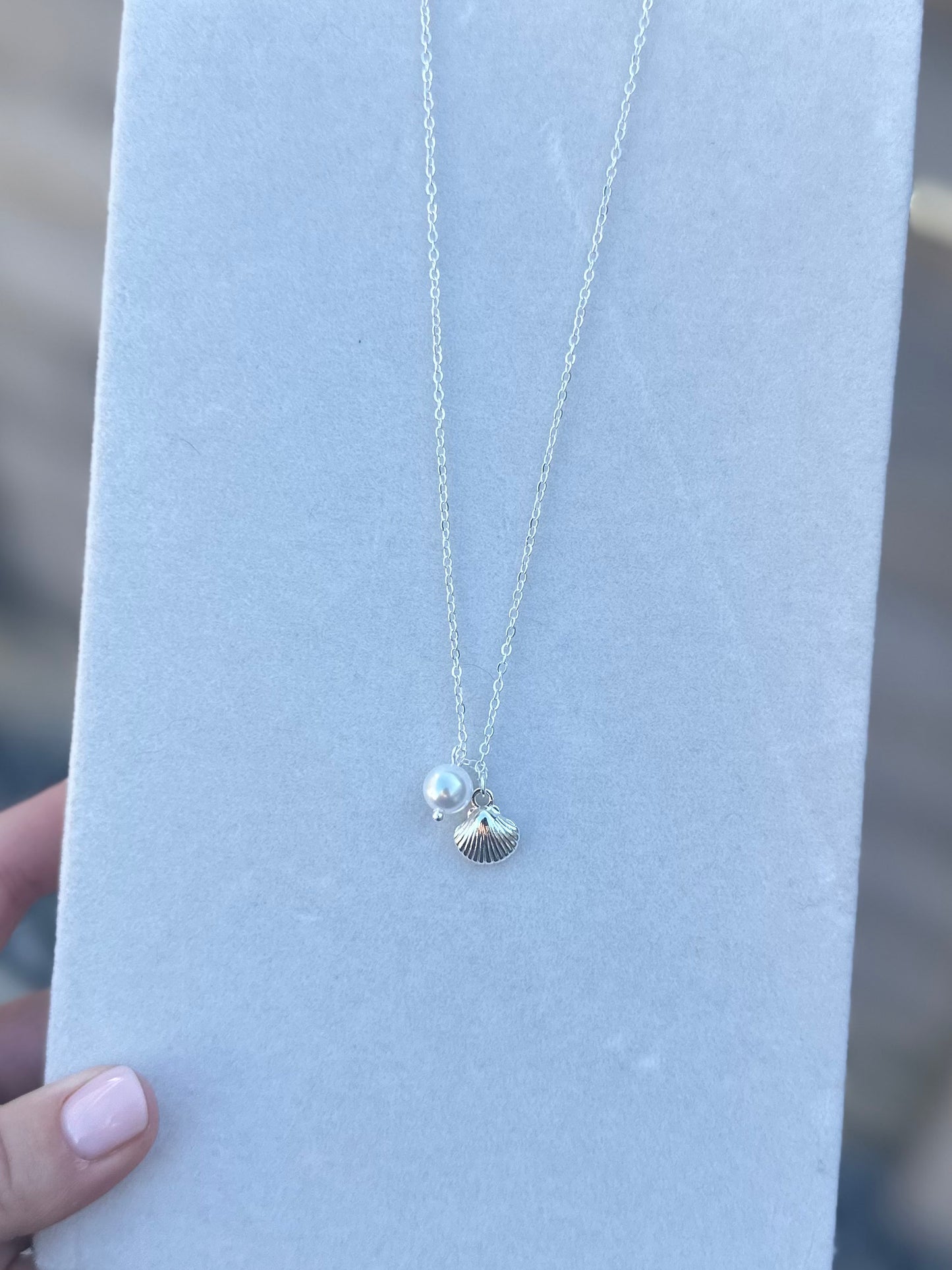 Seashell Pearl Necklace Silver