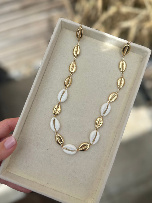 Isla Shell Necklace